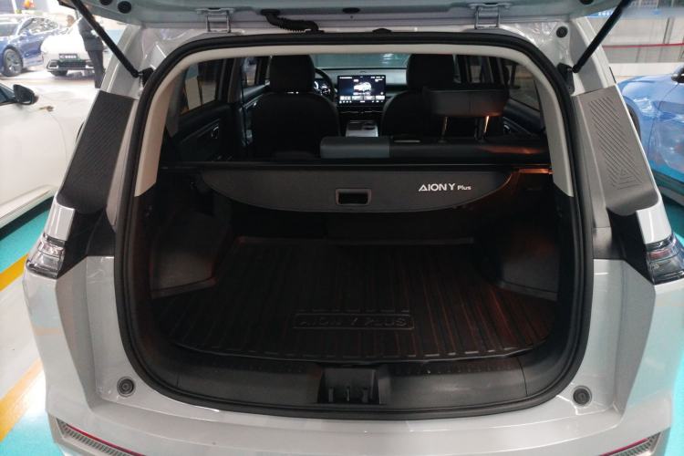 Used AION Y 2023 Younger Star Edition