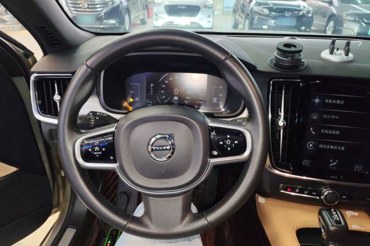 Used Volvo S90 2018 T4 Zhiyi Edition
