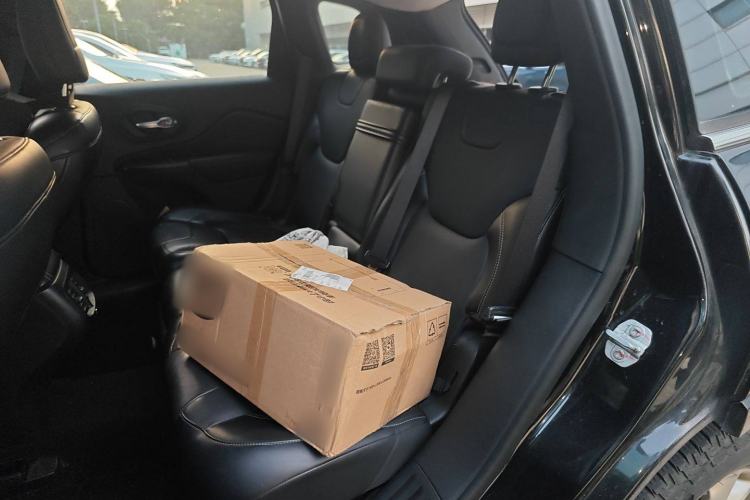 Used  Cherokee 2017 2.4L Professional Smart Edition
