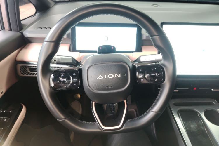 Used AION Y 2022 Plus 70 Tech Edition
