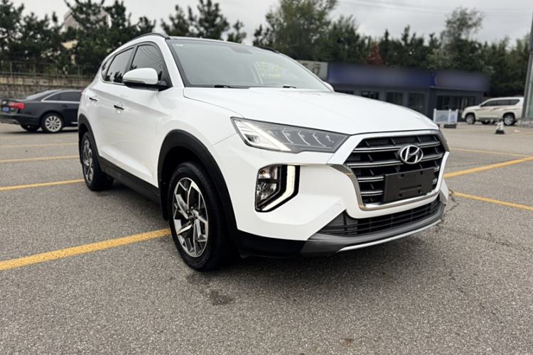 Used Hyundai Tucson 2019 280TGDi Dual-Clutch Two-Wheel Drive Fashion Edition China VI Standard
