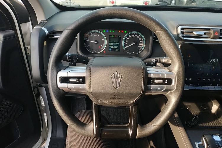 Used JMC DaDao 2024 Mountain Edition 2.3T Diesel Automatic 4x4 Standard Wheelbase Comfort Version
