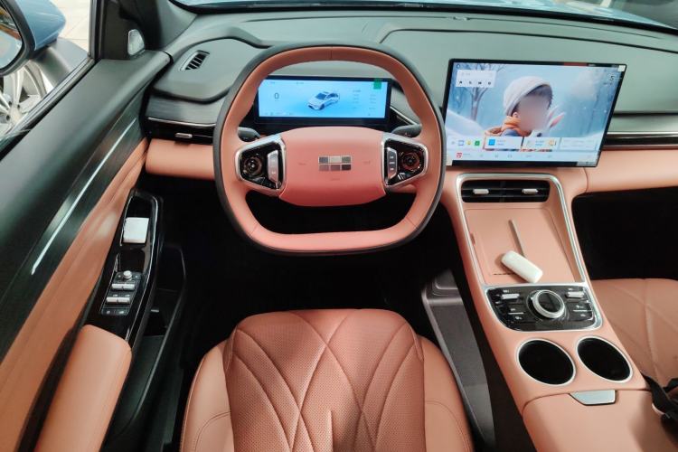 Used  L6 2025 EM-i 140km Starship Edition
