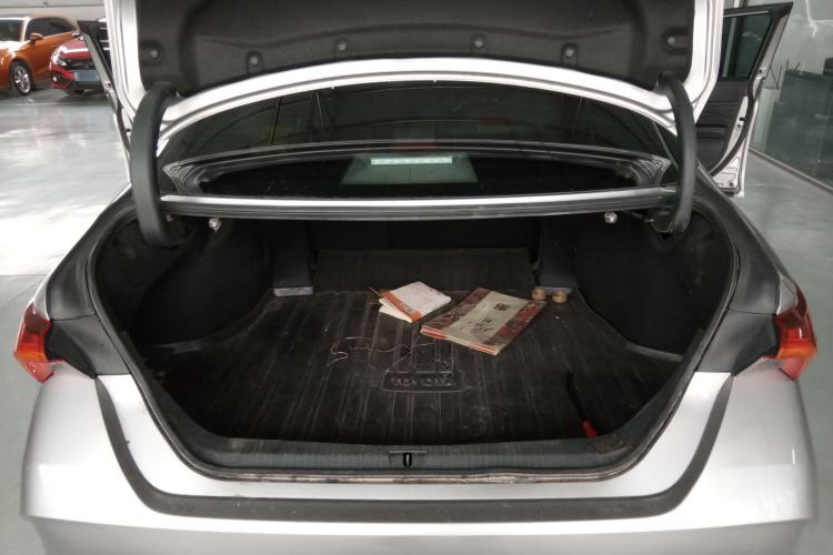 Used Toyota Avalon 2019 2.5L Touring Premium Version China VI Standard
