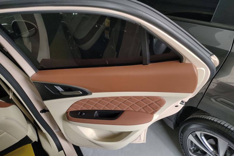 Used ORA Good Cat 2023 401 km Standard Range Prestige Version Lithium Iron Phosphate
