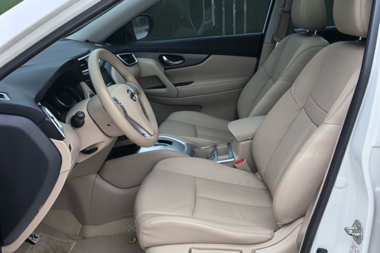 Used Nissan X-Trail 2015 2.0L CVT Comfort MAX Edition 2WD
