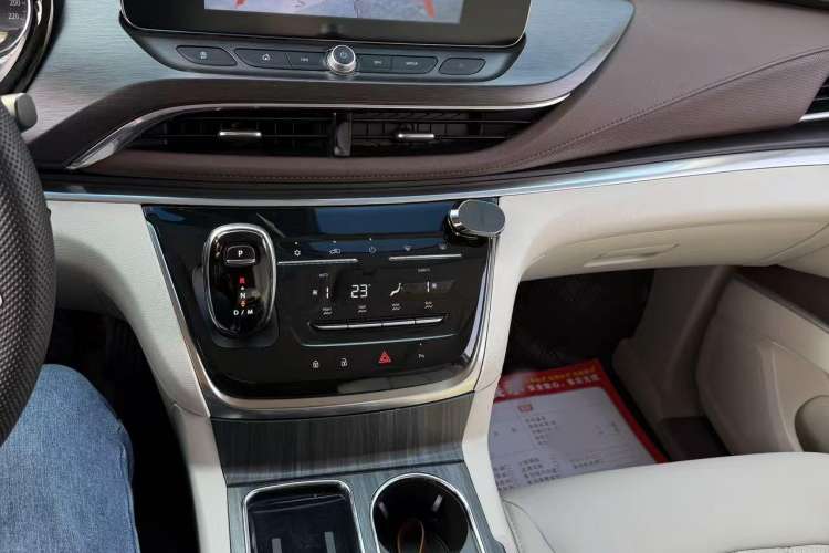 Used Buick GL8 2021 Land Cruiser Executive Class 652T Comfort Model
