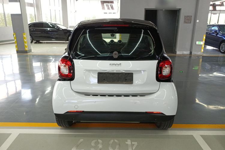 Used  fortwo 2015 1.0L 52 kW hardtop Dynamic version
