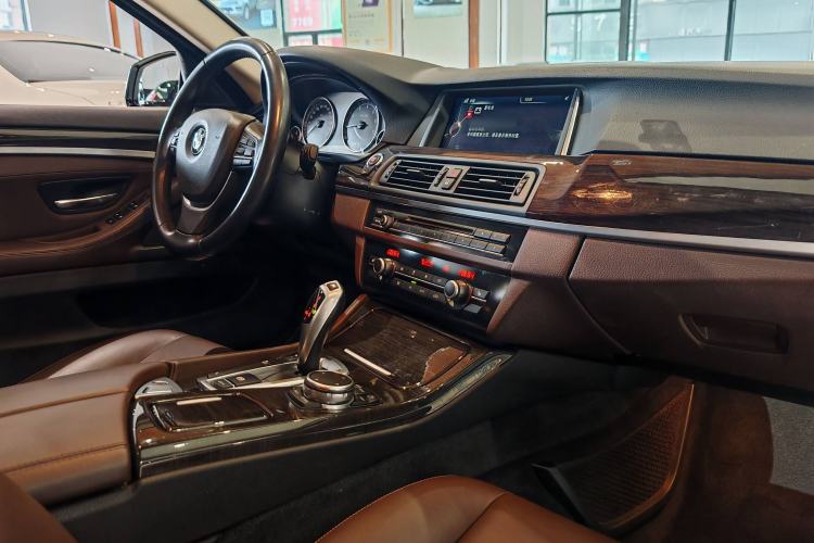 Used BMW 5 Series 2014 525Li Luxury Design Package