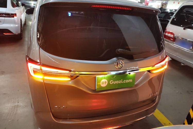 Used Buick GL8 2023 Land Executive Class Comfort Model
