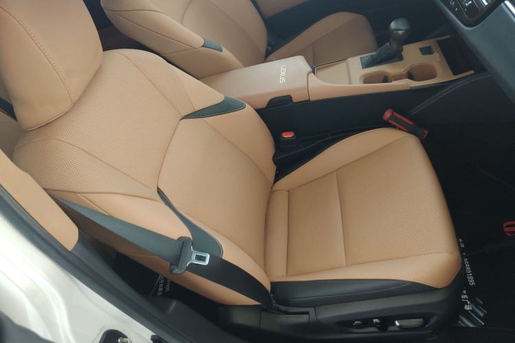 Used Lexus ES 2023 200 Excellence Edition
