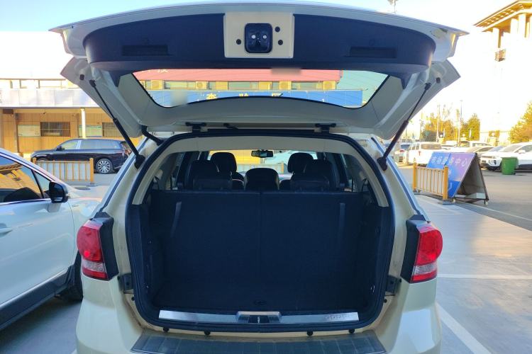 Used Dodge Journey 2013 2.4L Two-Wheel Drive Luxury Version
