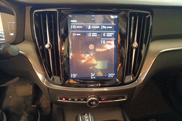 Used Volvo S60 2020 T4 Zhiyi Luxury Edition
