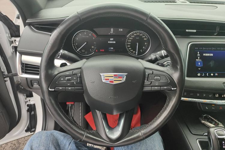 Used Cadillac XT4 2018 28T Two-Wheel-Drive Luxury Model
