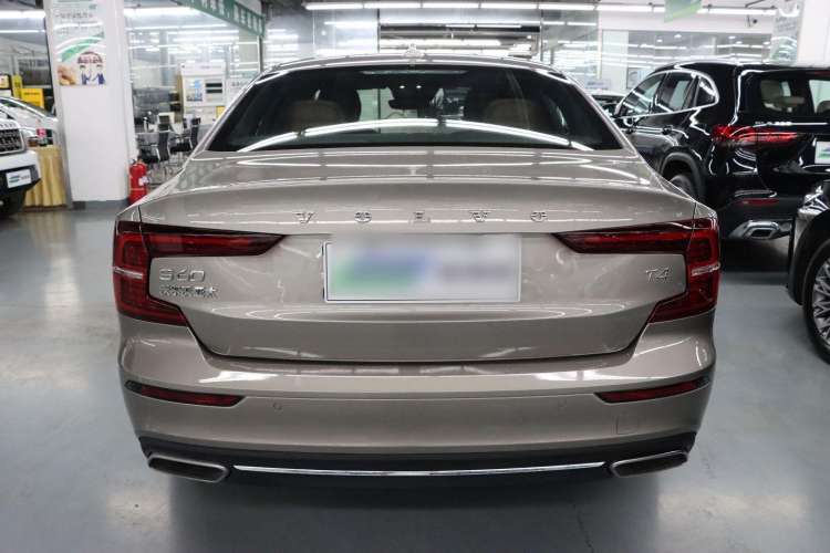 Used Volvo S60 2021 T4 Zhiyi Luxury Edition
