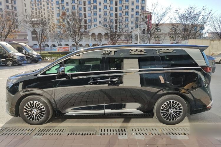 Used Denza D9 2022 DM-i 970 Four-Wheel Drive Prestige Model
