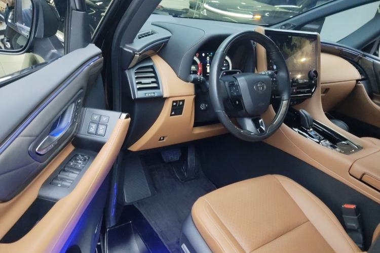 Used Toyota Alphard 2024 Dual-Engine 2.5L Deluxe Edition
