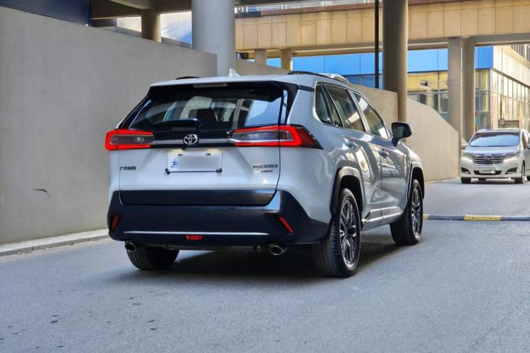 Used Toyota Wildlander 2023 2.0L CVT Four-Wheel Drive Luxury PLUS Edition
