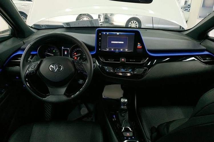 Used Toyota IZOA 2020 2.0L Yichi Version
