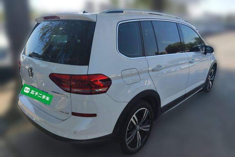 Used Volkswagen Touran 2018 Volkswagen Touran L 280TSI DSG Boundary Edition 7 Seats China VI Standard
