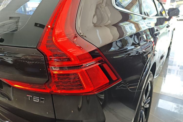 Used Volvo XC60 2019 T5 4x4 Zhiyuan Edition China VI Standard
