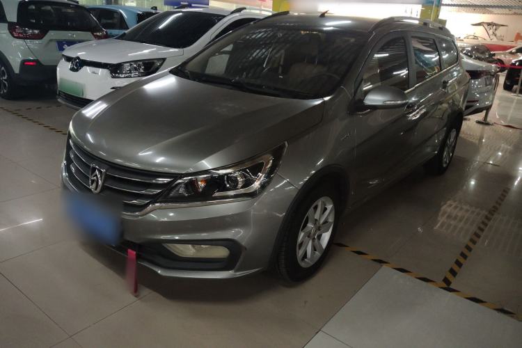 Used Baojun 310W 2017 1.5L Manual Fashion Model China V