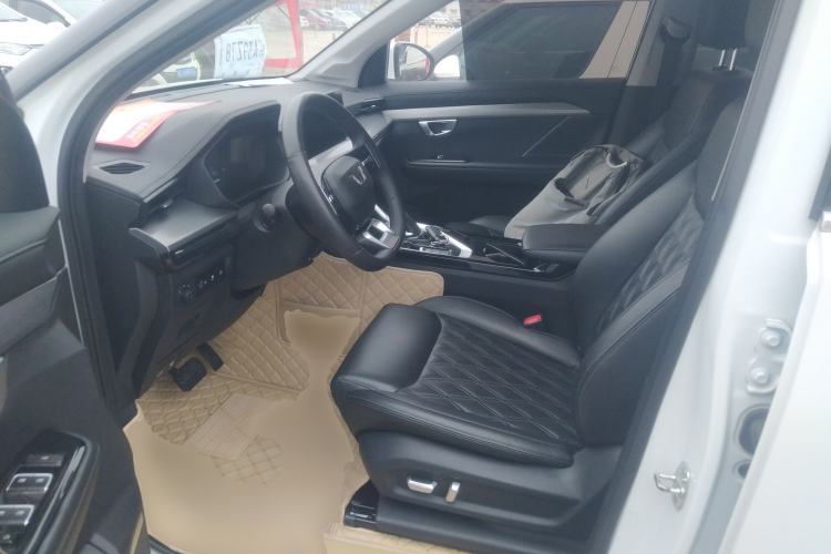 Used Wuling Asta 2022 2.0L DHT Electric-Speed Version
