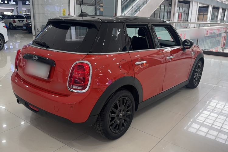 Used  MINI 2021 1.5T COOPER Classic Edition Five-Door Version
