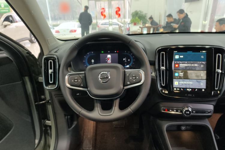 Used Volvo XC40 2024 B4 4x4 Smart Luxury Edition