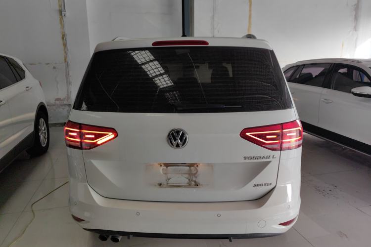 Used Volkswagen Touran 2021 Touran L 280TSI DSG Comfort Edition 7 Seats
