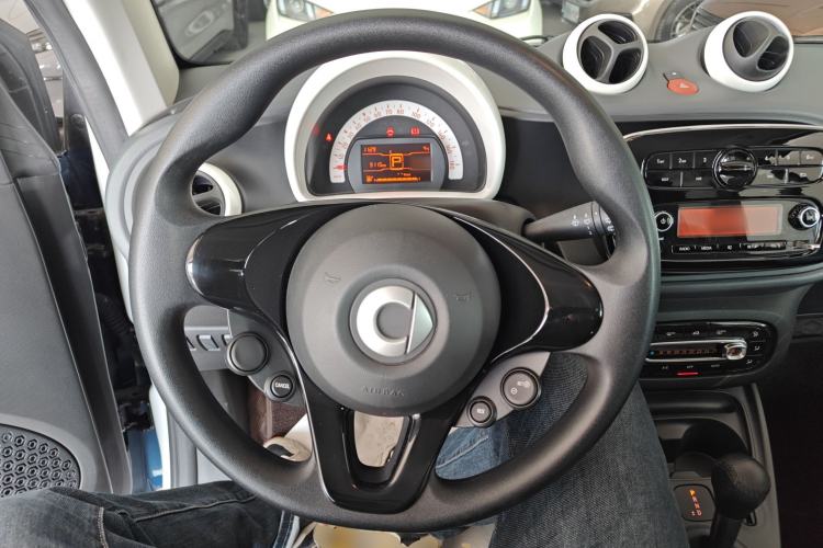 Used  fortwo 2018 1.0L 52kW Hardtop Dynamic Version China V
