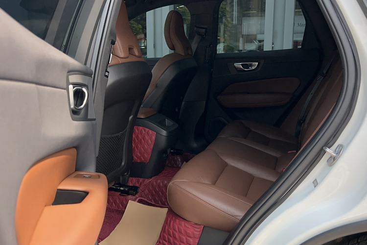 Used Volvo XC60 2023 B5 4x4 Smart Luxury Edition
