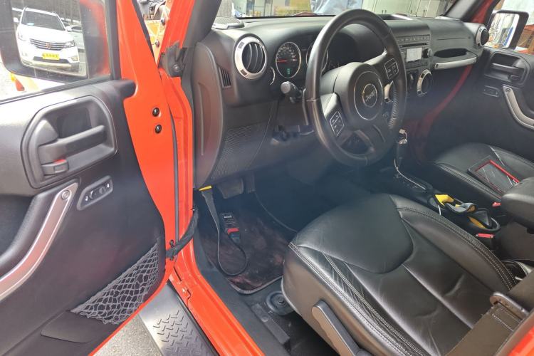 Used  Wrangler 2015 3.0L Sahara Four-Door Edition