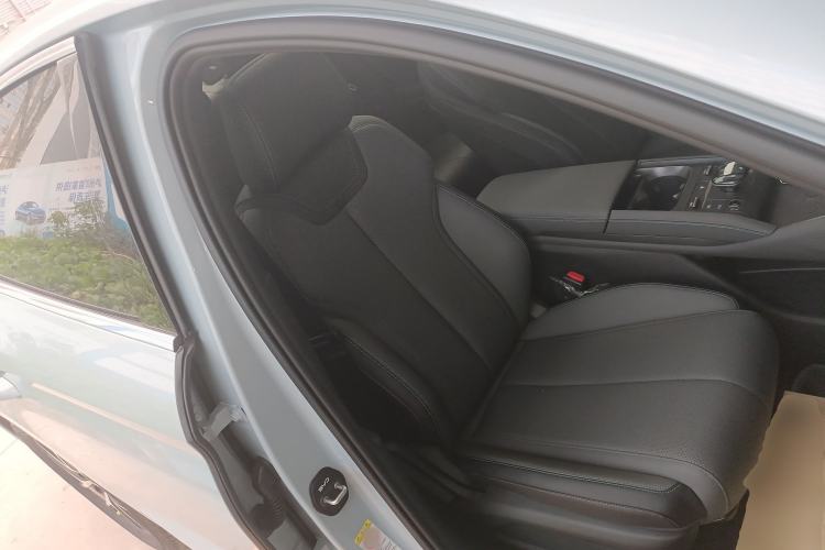 Used BYD Qin L 2025 DM-i Smart Drive 80KM Superior Model
