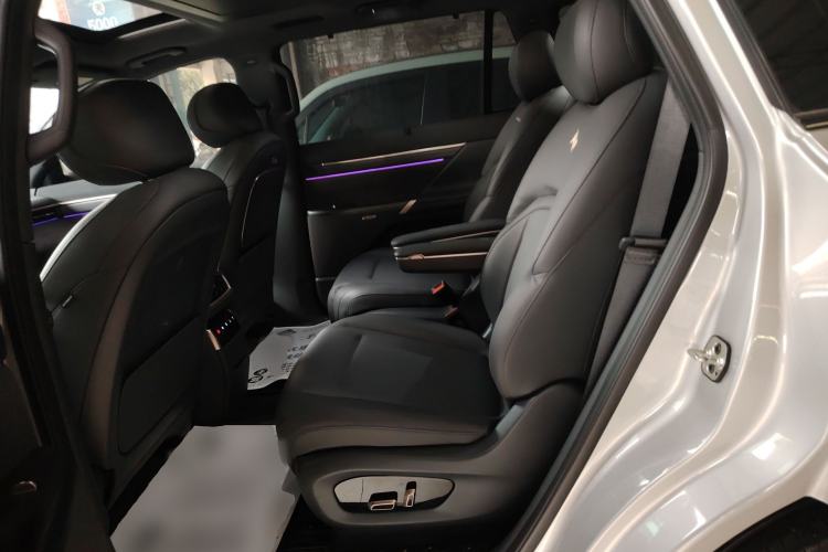 Used  eπ008 2024 210Max Range-Extended Version 6 Seats