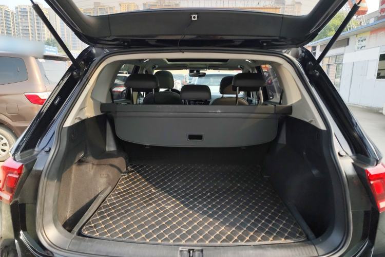 Used Volkswagen Tiguan L 2018 Facelift 330TSI Automatic Two-Wheel Drive Luxury Edition
