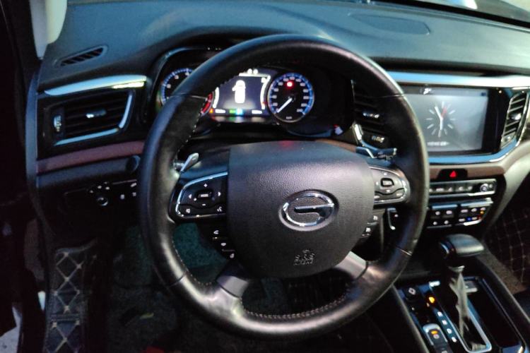 Used GAC Trumpchi GS8 2017 320T Two-Wheel Drive Luxury Smart Connectivity Version (7 Seats)