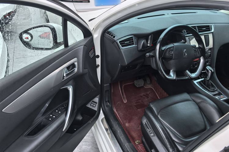 Used  5LS 2014 1.6T Luxury Edition THP160
