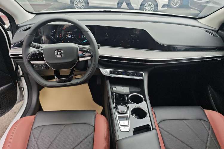 Used Changan Eado 2023 Changan Edition PLUS Blue Whale NE 1.4T GDI DCT Prestige Version
