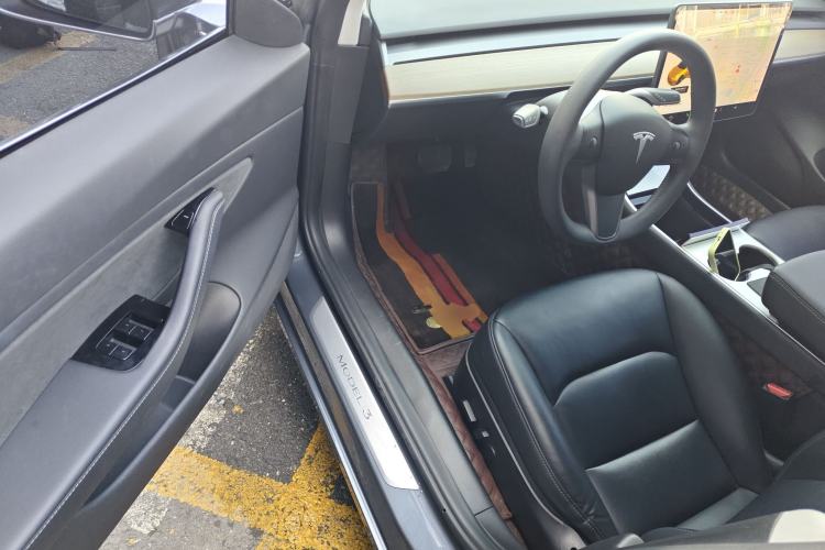 Used Tesla Model 3 2019 Long-Range All-Wheel-Drive Version
