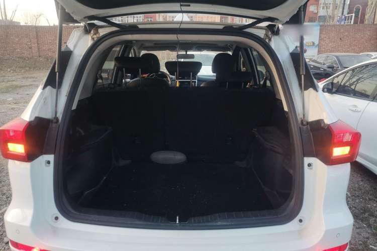 Used Haval M6 2019 1.5T DCT Two-Wheel Drive Elite Version China VI Standard
