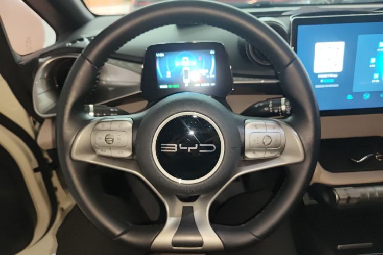 Used BYD Dolphin 2023 420 km Fashion Edition
