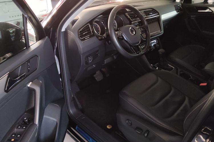 Used Volkswagen Tiguan L 2021 330TSI Automatic Two-Wheel Drive Smart Edition
