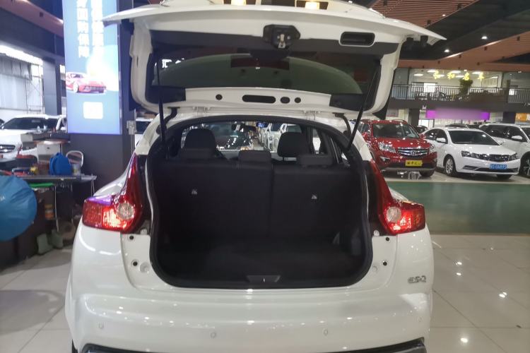 Used Infiniti ESQ 2014 1.6L Spontaneous Edition
