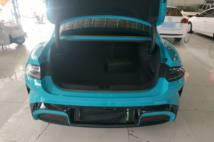 Used  SU7 2024 Rear-Drive Long-Range Intelligent Driving Version
