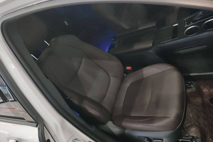 Used Toyota Granvia 2023 2.5L Hybrid Flagship VIP Edition
