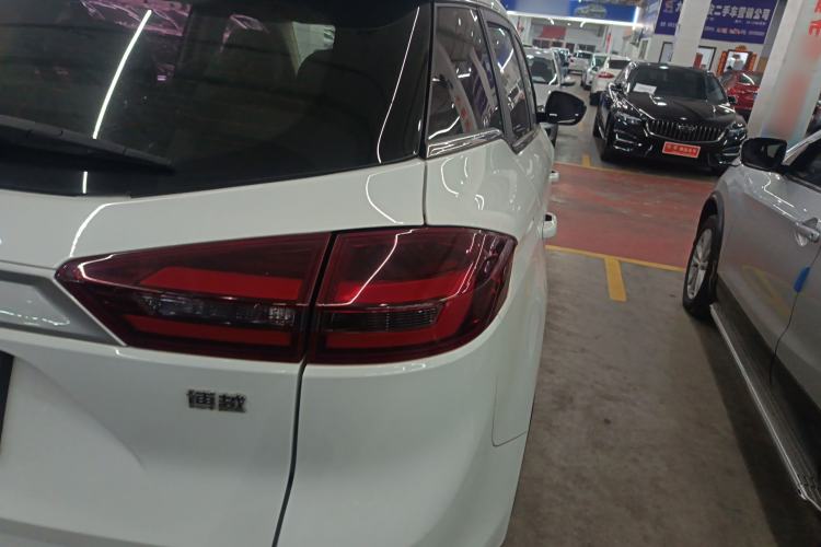 Used Geely Auto Emgrand X7 Sport 2021 Million Edition 1.8TD DCT Two-Wheel Drive Comfort Model
