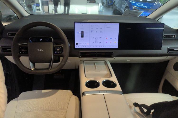 Used Li Auto MEGA 2024 Ultra Model
