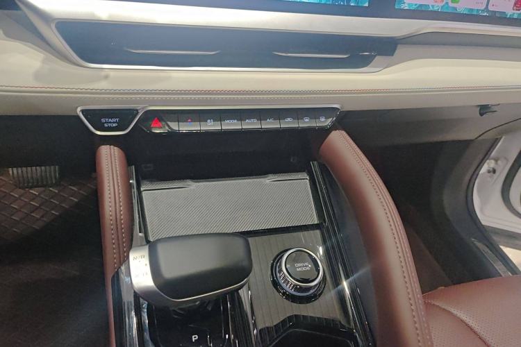 Used Geely Auto Monjaro L 2024 2.0TD High-Power Automatic Two-Wheel Drive Yunqi Version
