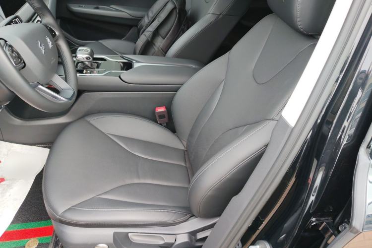 Used Hongqi E-QM5 2022 431 km Charge & Enjoy Edition